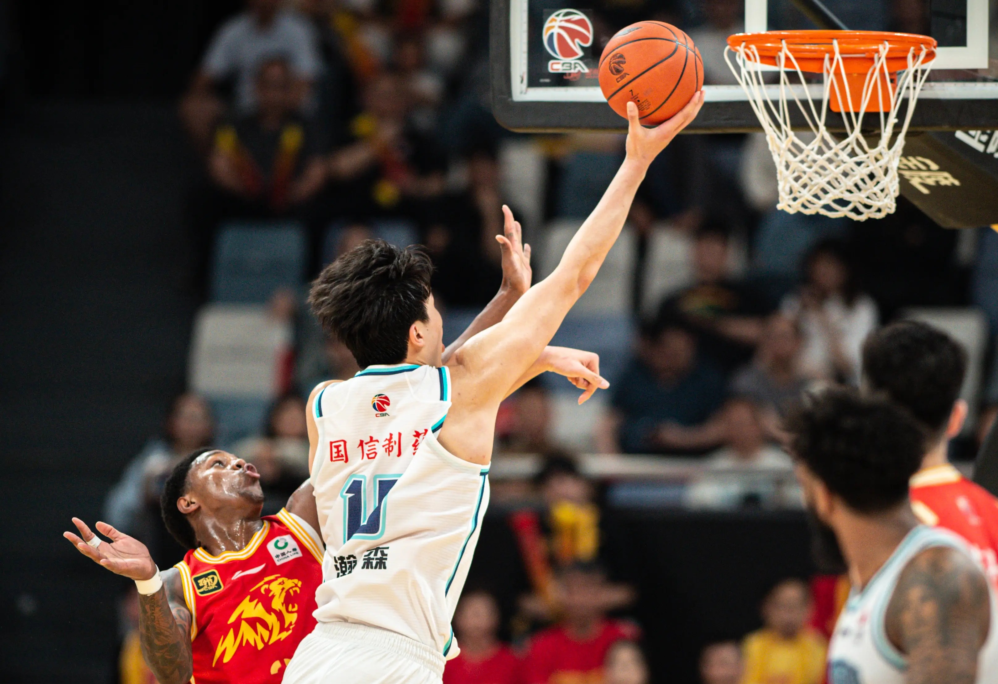 包含清晨NBA常规赛传出新动向；山东男篮防线松动；管理层表态：管理层满意；球队文化再被提及的词条-LOL投注