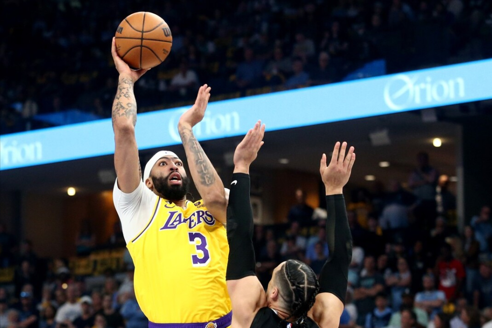 包含拉齐奥训练开放日，赛前手感冰凉引欢呼，社区盾在即，身体对抗强度拉满的词条